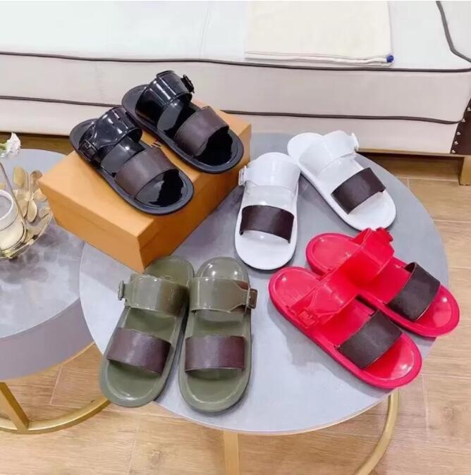 2022 Men Woman Sandals Summer Fashion Slippers Thick Bottom Chunky Rubber Slides Platform Alphabet Lady Bright leather Heel Sandal Fadhion Beach Shoes 35-45 with box
2022 Men Woman Sandals Summer Fashion Slippers Thick Bottom Chunky Rubber Slides Platform Alphabet Lady Bright leather Heel Sandal Fadhion Beach Shoes 35-45 with box