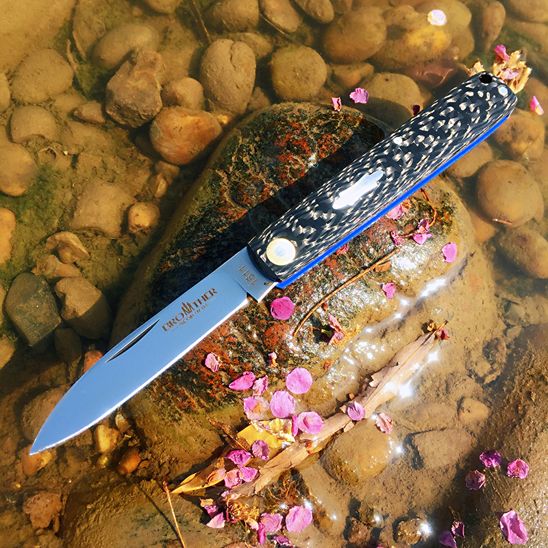 Brother 1511 60HRC pocket knife VG10 folding knives Tactical survival Camping back lock folder Tool Collection High Quality
Brother 1511 60HRC pocket knife VG10 folding knives Tactical survival Camping back lock folder Tool Collection High Quality