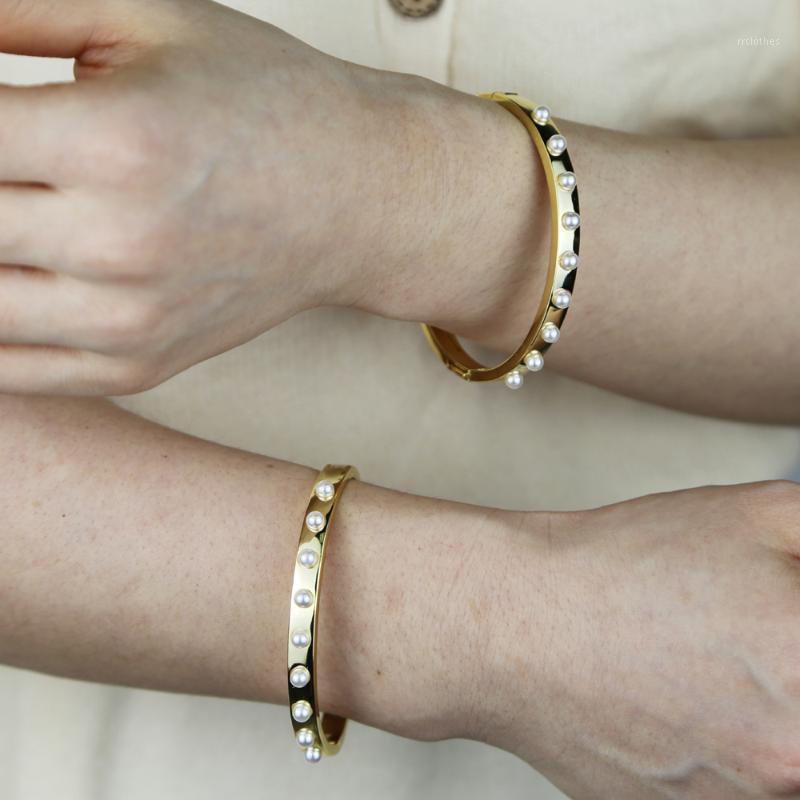 Bangle Drop Ship Yellow Gold Plated Wide Band Wrist With Fresh Pearl Paved Heavy Women Lady Wedding Bracelet Jewelry Gift
Bangle Drop Ship Yellow Gold Plated Wide Band Wrist With Fresh Pearl Paved Heavy Women Lady Wedding Bracelet Jewelry Gift