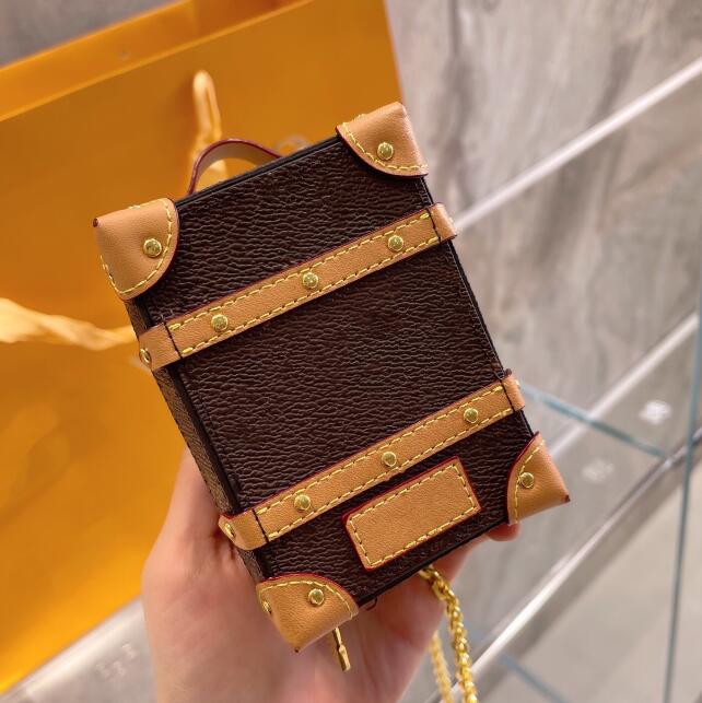 Designers Lipstick Brown Flower Bag Womens Coin Purse Classics High Quality Card Holder Bags Chain Shoulder Bag Casual Girl Letter Wallets, Brown with box
Designers Lipstick Brown Flower Bag Womens Coin Purse Classics High Quality Card Holder Bags Chain Shoulder Bag Casual Girl Letter Wallets, Brown with box