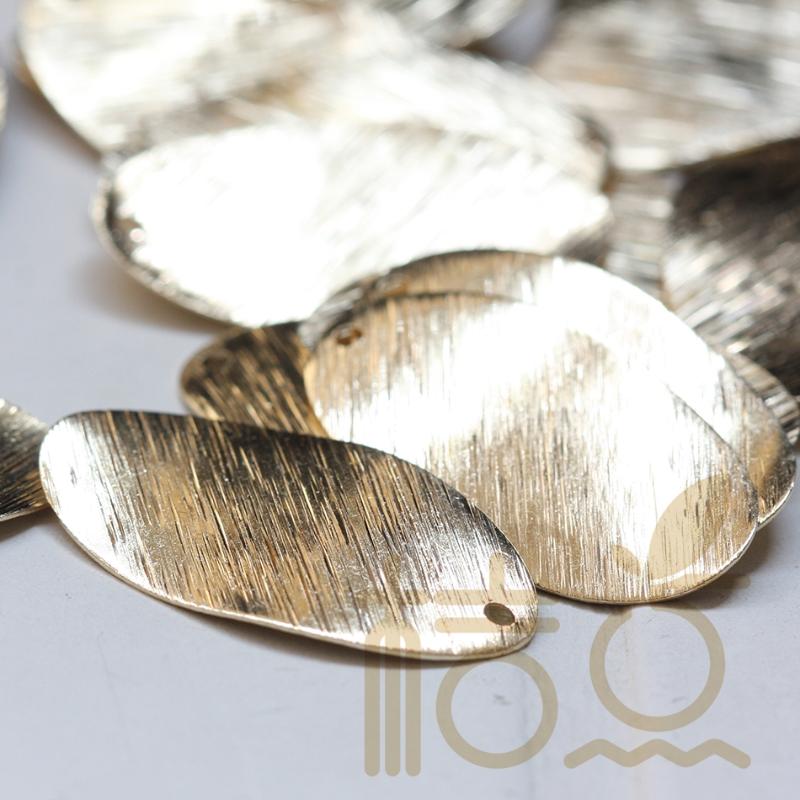Charms Solid Brass Brushed Waved Oval Disc Charm - 29.2x15.4mm (3874C-V-237), Bronze;silver
Charms Solid Brass Brushed Waved Oval Disc Charm - 29.2x15.4mm (3874C-V-237), Bronze;silver