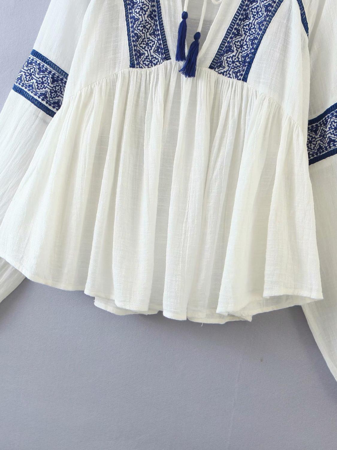 Autumn Women Bohemian Pullover Embroidery Shirt Ethnic Long Sleeve V-Neck Lacing Up BOHO Blouse Holiday Tops Femme Blusas White 210429