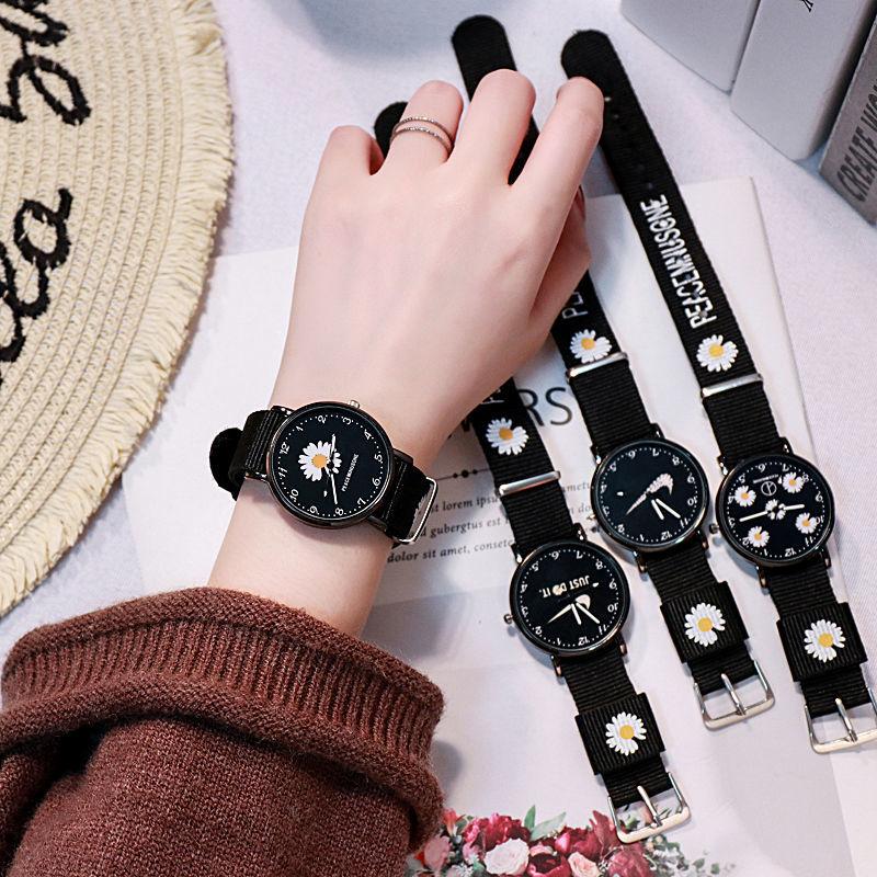 Wristwatches Women Fashion Nylon Strap Dress Quartz Watch Simple Wild Girlfriends Couple Birthday Gift Small Daisy Wrist
Wristwatches Women Fashion Nylon Strap Dress Quartz Watch Simple Wild Girlfriends Couple Birthday Gift Small Daisy Wrist