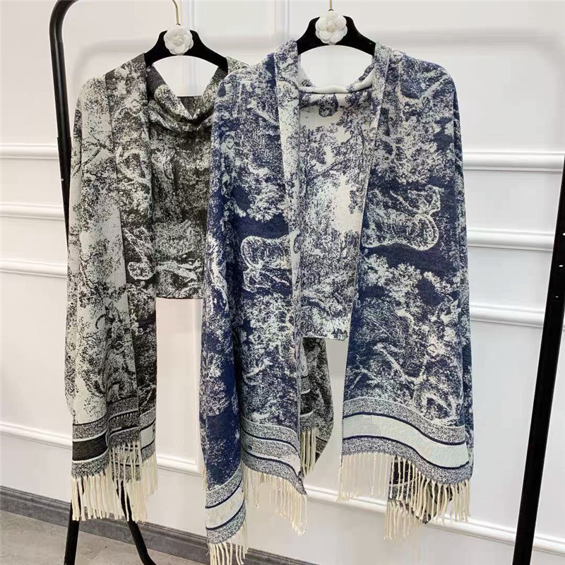 Classic Design scarf Shawls For Men and Women Winter cashmere scarfs Big Letter pattern Pashminas scarves
Classic Design scarf Shawls For Men and Women Winter cashmere scarfs Big Letter pattern Pashminas scarves