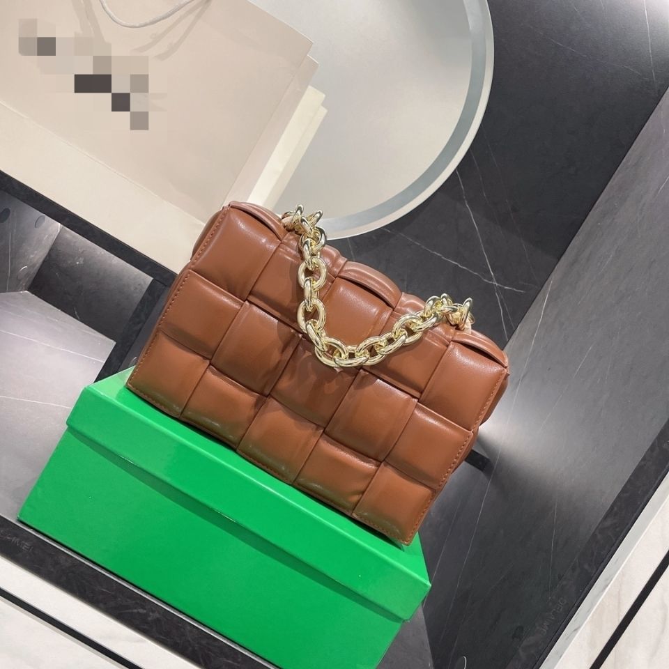 Bag Bottegas Venetas s 2021 Designer New Fashion Woven Bean Curd Large Chain Cowhide Single Shoulder Messenger Hand 6kur
Bag Bottegas Venetas s 2021 Designer New Fashion Woven Bean Curd Large Chain Cowhide Single Shoulder Messenger Hand 6kur