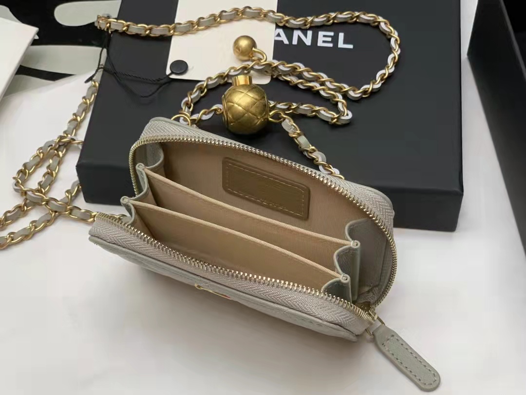 style bag The leather is printed in a large heart shape women bags Slide chain straps with leather shoulder pads M50282 graceful
style bag The leather is printed in a large heart shape women bags Slide chain straps with leather shoulder pads M50282 graceful