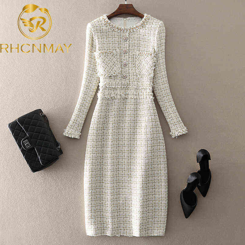 New Designer 2021 Autumn European Women Dress Luxurious Manual Beads Round Collar Long Sleeve Knitted Tweed Slim Pencil Dress Y1204