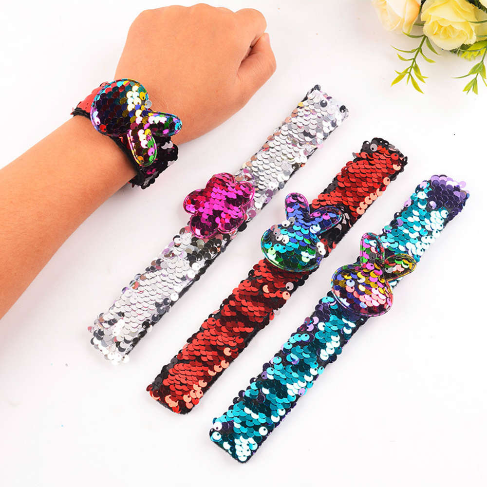 Hand catenary two color Sequin clapping ring slapping bracelet with beads, Golden;silver
Hand catenary two color Sequin clapping ring slapping bracelet with beads, Golden;silver