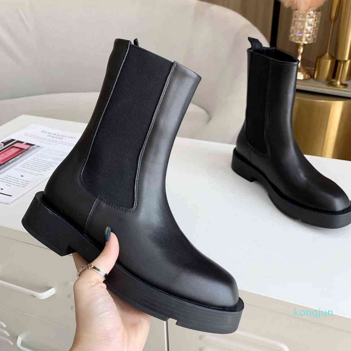 Fashion-Chelsea boots designer Women booties leather bootis platforms heel ankle boot Top designers ladies thick bottom shoes box size 35-41
Fashion-Chelsea boots designer Women booties leather bootis platforms heel ankle boot Top designers ladies thick bottom shoes box size 35-41