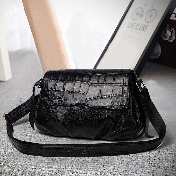 2021 Summer New Crocodile Pattern Crossbody Bag Cowhide Womens Small Bag Shoulder Messenger Bag, Crocodile-black
2021 Summer New Crocodile Pattern Crossbody Bag Cowhide Womens Small Bag Shoulder Messenger Bag, Crocodile-black
