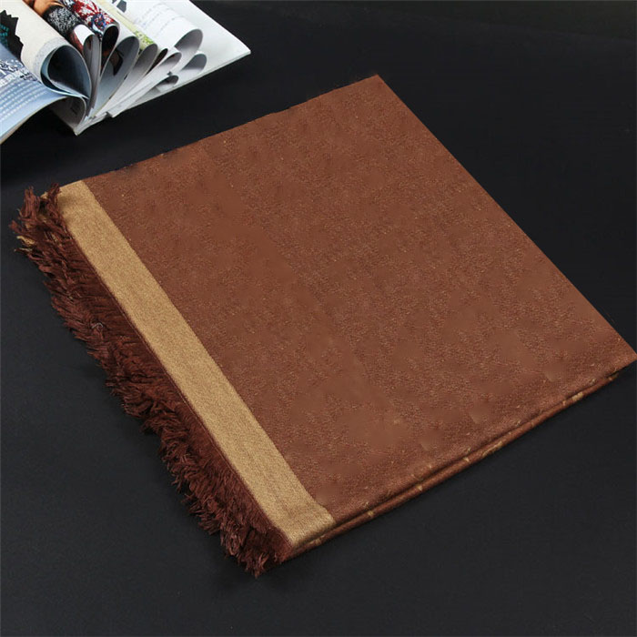 2021 designer Classic Scarf for Women wool silk cashmere Letter Scarf Shawl 18color Ladies Scarves Size 140x140cm without box
2021 designer Classic Scarf for Women wool silk cashmere Letter Scarf Shawl 18color Ladies Scarves Size 140x140cm without box