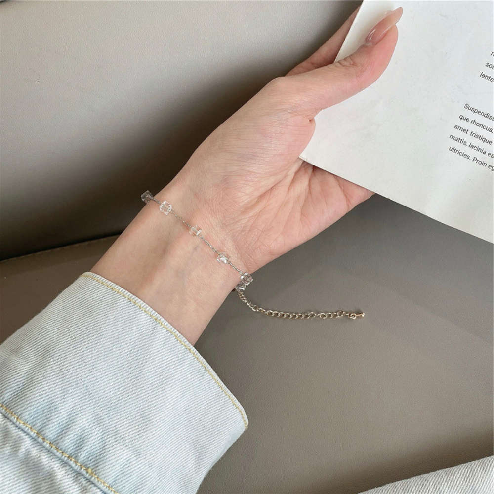 Hand catenary summer cool glass bracelet sweet student fresh Bracelet temperament simple jewelry trendy girl, Golden;silver
Hand catenary summer cool glass bracelet sweet student fresh Bracelet temperament simple jewelry trendy girl, Golden;silver