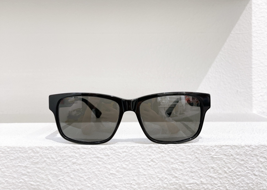 0340 new Luxur Top Quality Classic Pilot Sunglasses Designer Brands fashion Mens Womens Sun Glasses Eyewear Metal Glass Lenses with box
0340 new Luxur Top Quality Classic Pilot Sunglasses Designer Brands fashion Mens Womens Sun Glasses Eyewear Metal Glass Lenses with box