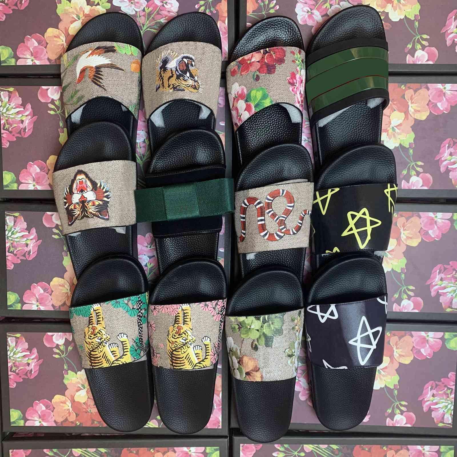 2021 Designer CC Rubber Slide Sandal Floral Slippers For Mens Womens Sandals Summer Beach Bee Indoor Luxurys Flat Flip Flop SIZE 36-45, D18 tinker
2021 Designer CC Rubber Slide Sandal Floral Slippers For Mens Womens Sandals Summer Beach Bee Indoor Luxurys Flat Flip Flop SIZE 36-45, D18 tinker