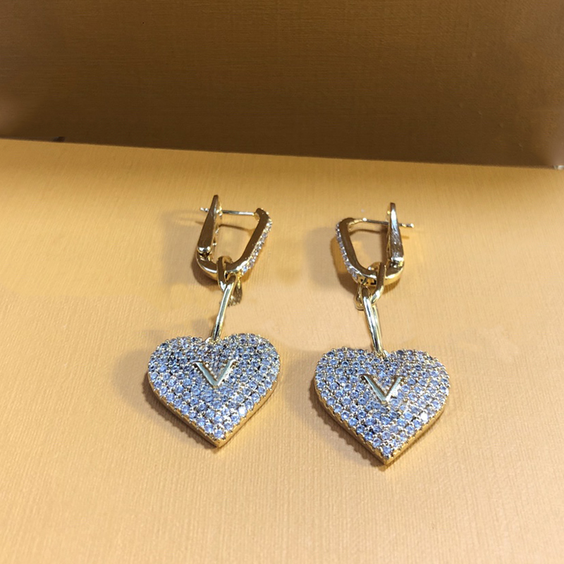 Designers Pearl Earrings For Women With L Gold Earring Luxurys Designers Fashion Jewelry Hoop Heart Stud Earrings With Box D21102710Z
Designers Pearl Earrings For Women With L Gold Earring Luxurys Designers Fashion Jewelry Hoop Heart Stud Earrings With Box D21102710Z