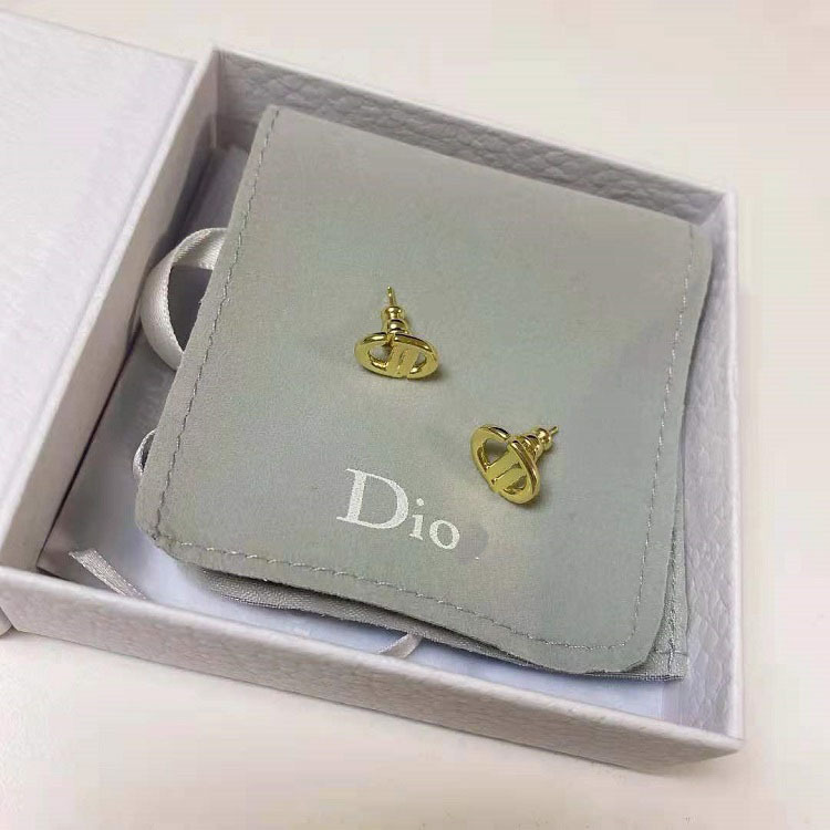 2021 D strip cross the golden earrings brass material temperament of European and American fashion 925 silver needle, White
2021 D strip cross the golden earrings brass material temperament of European and American fashion 925 silver needle, White
