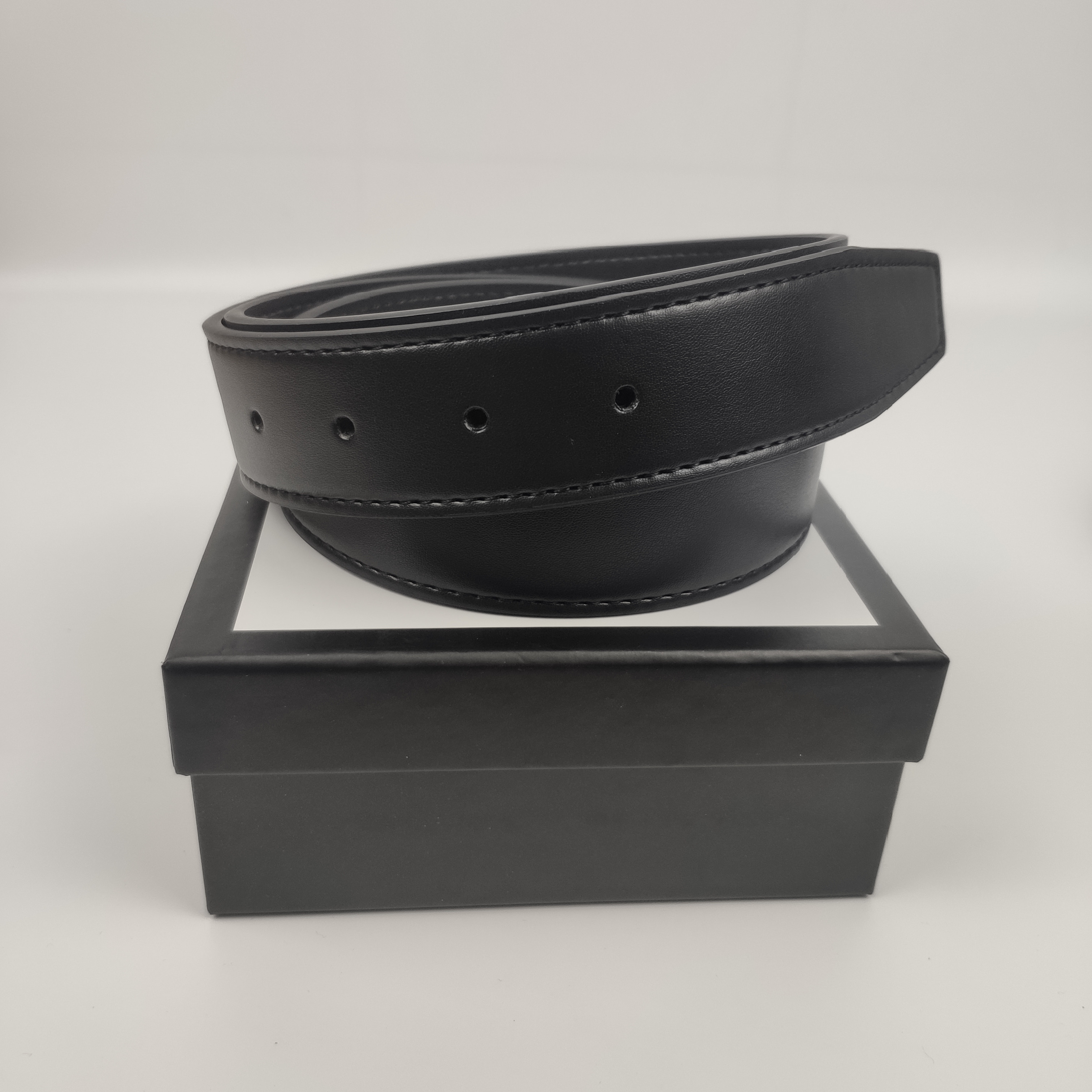2021 Fashion Belt Buckle Leather Black Belts Box Designer Men's High Quality Men 3 color buttons available, 3.8cm belt and box
2021 Fashion Belt Buckle Leather Black Belts Box Designer Men's High Quality Men 3 color buttons available, 3.8cm belt and box