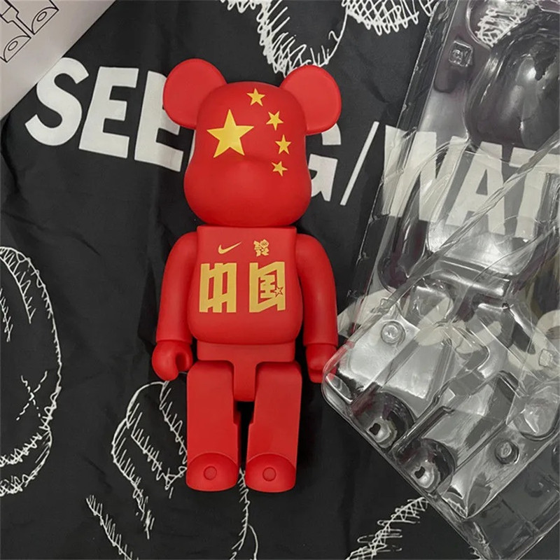 New spot bearbrick Violent Bear Building Block Bear Love China Bear Joint Trend Doll Blind Box Doll Hand-made ornaments 28CM
New spot bearbrick Violent Bear Building Block Bear Love China Bear Joint Trend Doll Blind Box Doll Hand-made ornaments 28CM