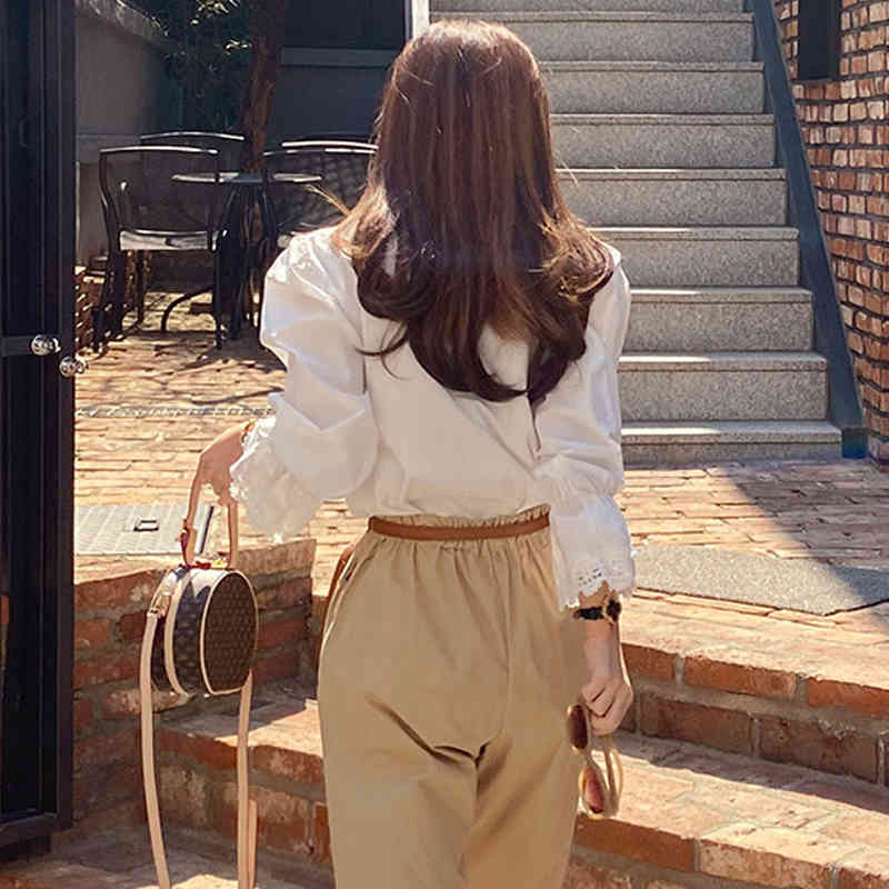 Cotton Lace Women's Blouse Fashion Korean Style Shirts V-neck Long Sleeve Shirt Puff Sweet Top Female 11013 210427