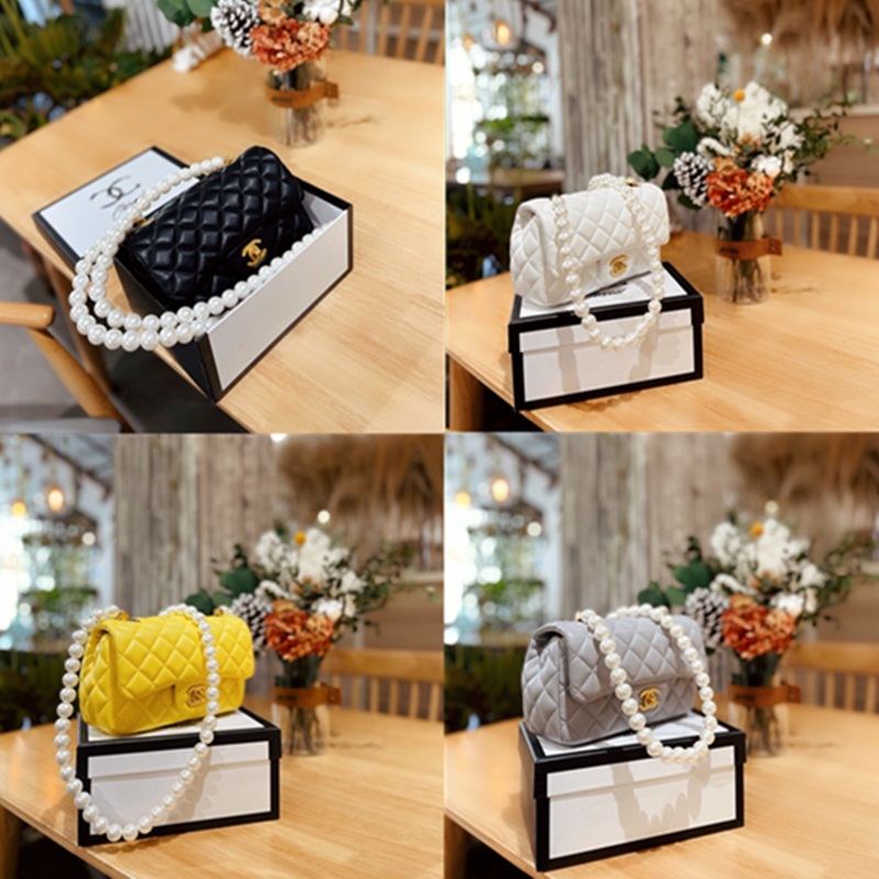 Gift box Vintage square Wallets Luxurys Designers pearl chain Crossbody Bags Soft Handbags real leather purse wallet Women Lady Fashion Mess, Red;black
Gift box Vintage square Wallets Luxurys Designers pearl chain Crossbody Bags Soft Handbags real leather purse wallet Women Lady Fashion Mess, Red;black