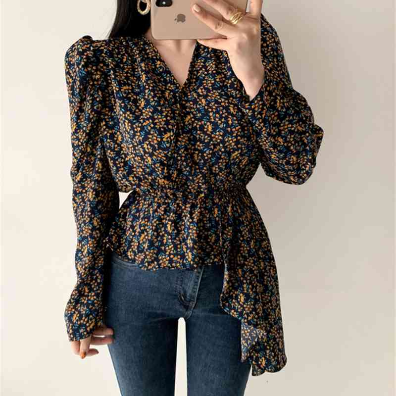 Women Spring Summer Blouses Shirts Puff Sleeve Casual Sexy V-Neck Vintage Elegant Asymmetrical Flora Tops 210520
