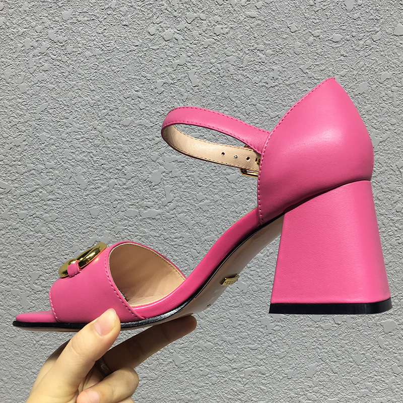 fashion luxury designer women sandals summer Classics metal buckle chunky heel Genuine leather sole shoes 7.5CM heels womens shoe sandal, Black
fashion luxury designer women sandals summer Classics metal buckle chunky heel Genuine leather sole shoes 7.5CM heels womens shoe sandal, Black