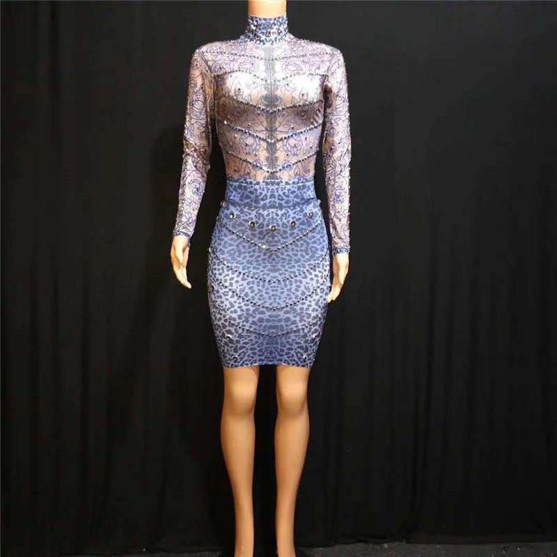 Blue Leopard Printed Female Sexy Dresses Singer Perform Wears Hip Skirt Diamonds Outfits Bar Stage Costume Catwalk Show Wear Party Decoratio
Blue Leopard Printed Female Sexy Dresses Singer Perform Wears Hip Skirt Diamonds Outfits Bar Stage Costume Catwalk Show Wear Party Decoratio