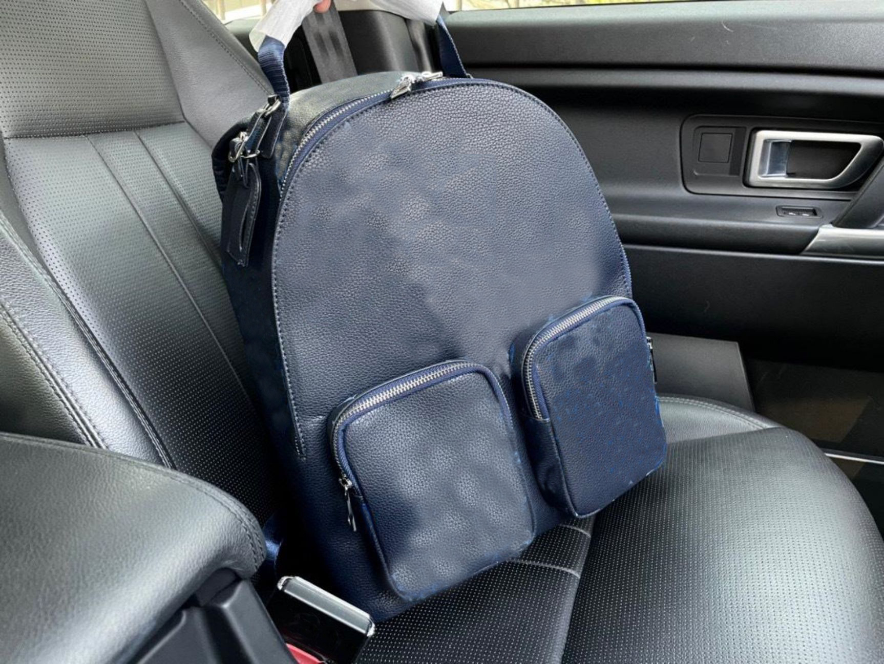 Casual Designer Bags Travel handbags Mountaineering Duffel School Luxurys Back packs Mens Womens Handbag Purse PU Leather
Casual Designer Bags Travel handbags Mountaineering Duffel School Luxurys Back packs Mens Womens Handbag Purse PU Leather