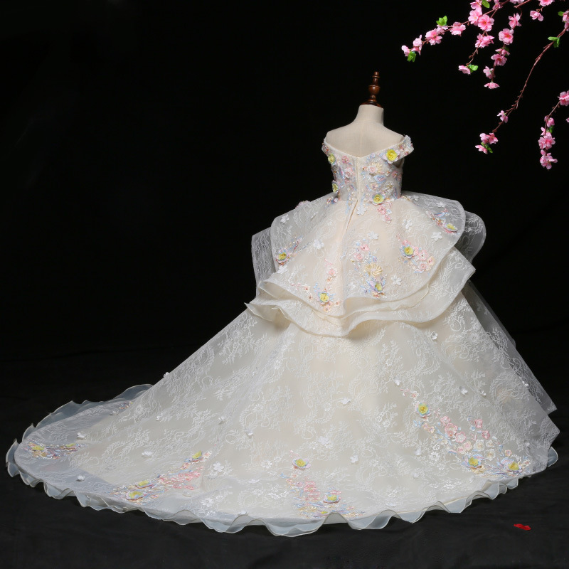 Vintage Lace Appliqued Pageant Dresses with Long Tail Ball Gown wer Girl Dress ral Sweep Train Kid First Communion Gowns 2021