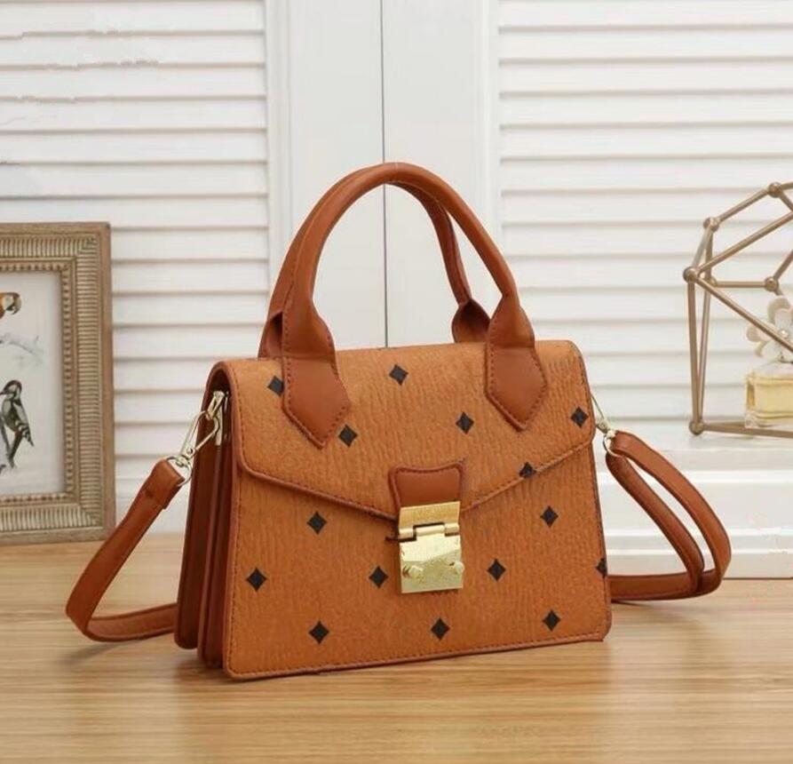 2022 Women Luxury Designer Shoulder Bags EPI ALMA BB PM Handbag Genuine Leather Fashion Lady Chain Shell Wallet Ladies Crossbody Random 194
2022 Women Luxury Designer Shoulder Bags EPI ALMA BB PM Handbag Genuine Leather Fashion Lady Chain Shell Wallet Ladies Crossbody Random 194
