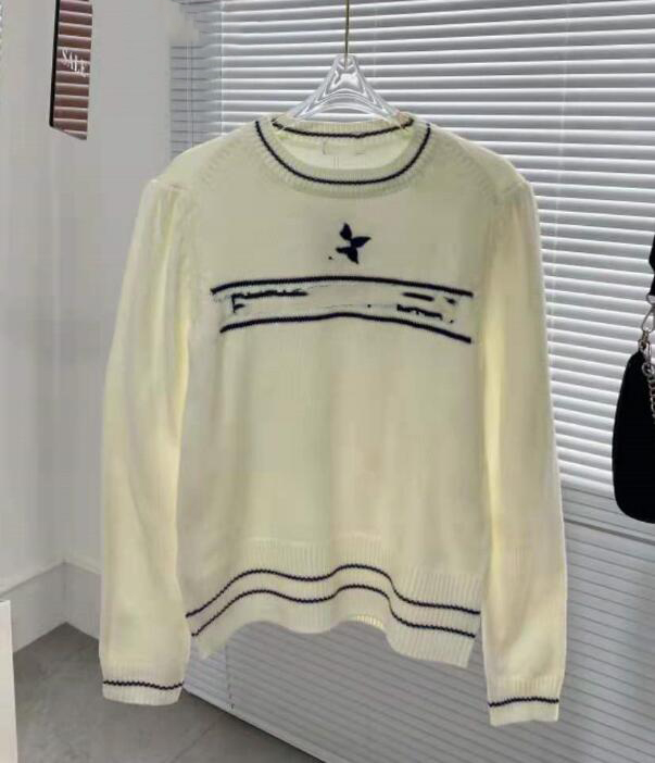 sweaters letterg di brand or designer women's knitted sweater letter jacquard front five-pointed star embroidery slimming age, White;black
sweaters letterg di brand or designer women's knitted sweater letter jacquard front five-pointed star embroidery slimming age, White;black