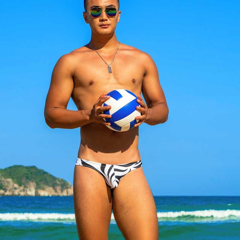 New 2021 black zebra print beach swimsuits gay men thong bikinis hot low waist tight men swimwear pool swim briefs trunks P0813
New 2021 black zebra print beach swimsuits gay men thong bikinis hot low waist tight men swimwear pool swim briefs trunks P0813