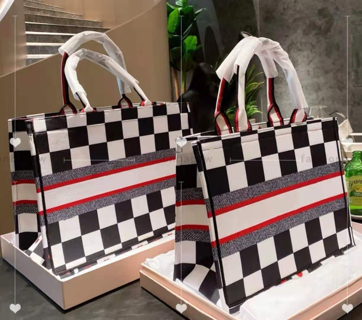 Designer totes valentines Day love wife girlfriend gift fashion design plaid heart graphic print super large capacity tote bag women handbag
Designer totes valentines Day love wife girlfriend gift fashion design plaid heart graphic print super large capacity tote bag women handbag
