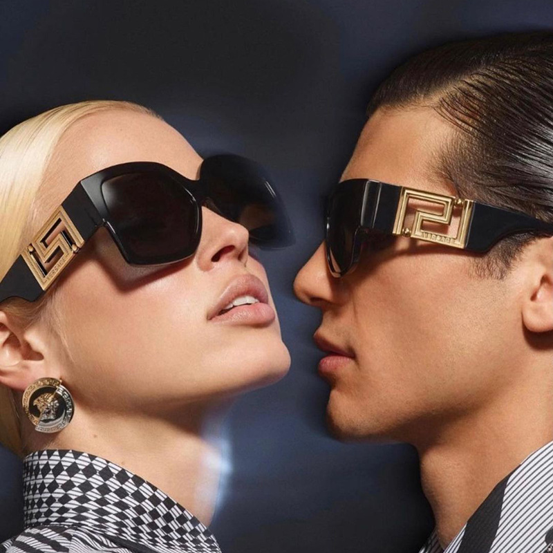 European and American fashion head big frame square sunglasses female high quality sunglasses VE4402
European and American fashion head big frame square sunglasses female high quality sunglasses VE4402