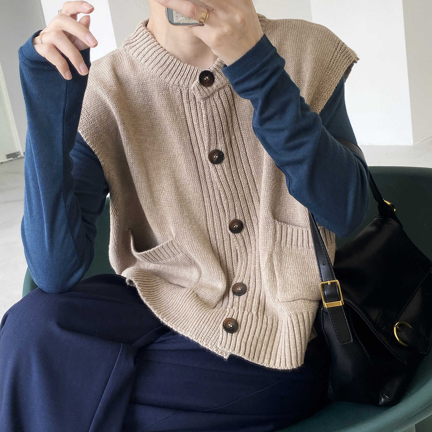 Solid Color Knitted Vest Women's Autumn Korean-Style Loose Sleeveless Sweater Cardigan 6671 210607, Khaki
Solid Color Knitted Vest Women's Autumn Korean-Style Loose Sleeveless Sweater Cardigan 6671 210607, Khaki