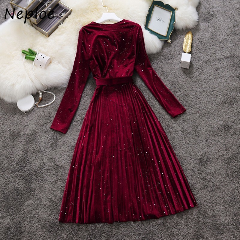 Neploe Elegant Chic Sequined Gold Velvet Pleated Dresses Women New Cross V-neck Vestidos Autumn Ball Gown Dress With Belt 210422