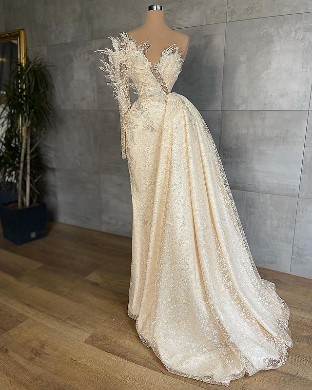 2021 Plus Size Arabic Aso Ebi Sparkly Lace Beaded Wedding Dress Long Sleeves Sweetheart Sexy Bridal Gowns Dresses ZJ224