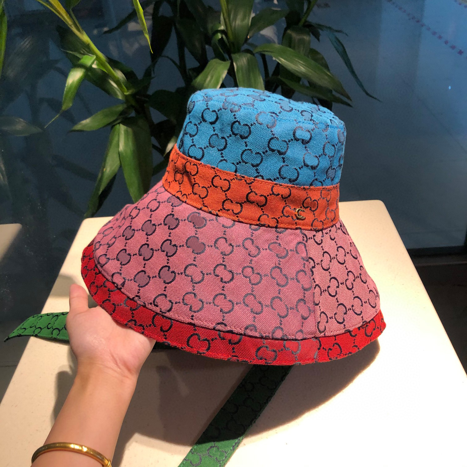 2021 The Latest Top Designer Fashion Multicolor Patchwork Bucket Cap For Mens Womens Classic Foldable High Quality Fisherman Hat, Customize
2021 The Latest Top Designer Fashion Multicolor Patchwork Bucket Cap For Mens Womens Classic Foldable High Quality Fisherman Hat, Customize