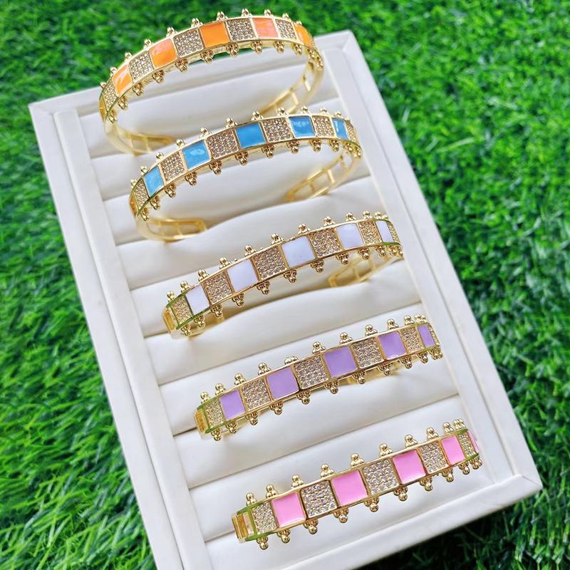 Bangle 5 Pcs Geometric Square Zircon Mix Color Jewelry Fashion For Women 51713
Bangle 5 Pcs Geometric Square Zircon Mix Color Jewelry Fashion For Women 51713