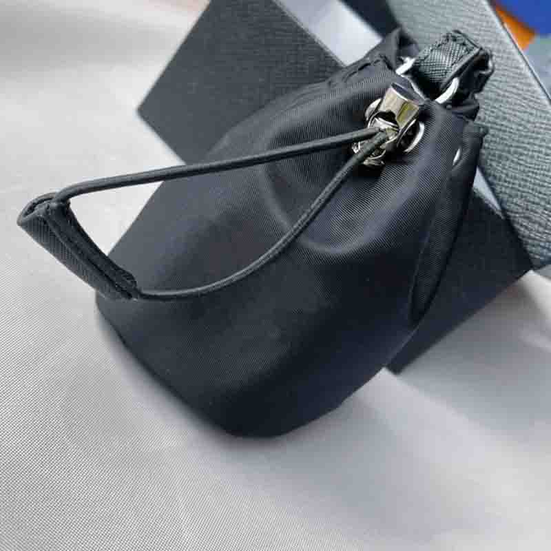 Designers Mini Keychains Bags with Chain Strap Fashion Cross Body Tascheg Luxurys Shoulder Pouch Women Classic Drawstring Hand Bag