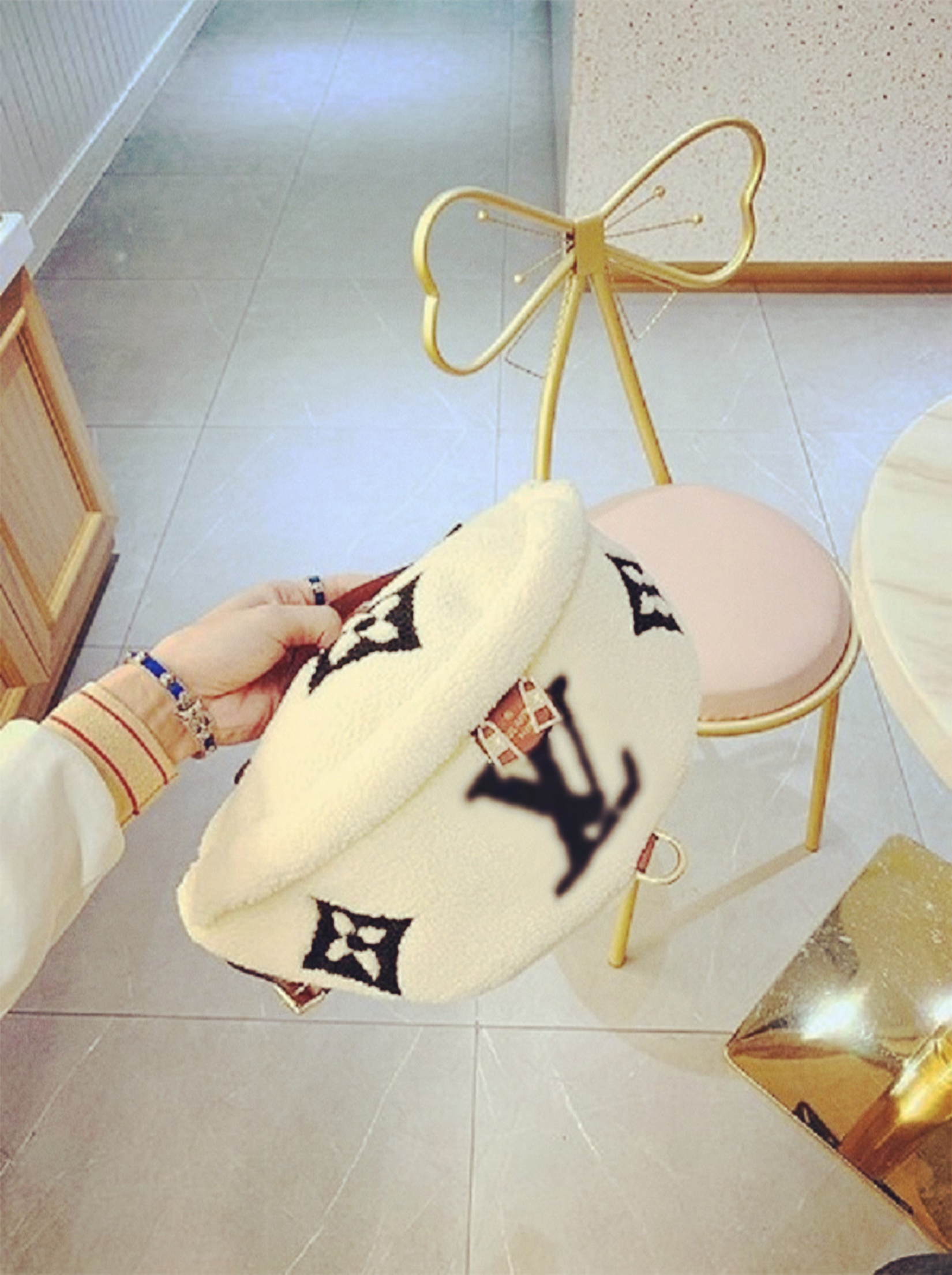 GGLVLouis
VittonYSL
VUTTON newest fashion waist bag winter design chest bag women handbag purses all color cute crossbody bags unisex shoulder bag
GGLVLouis
VittonYSL
VUTTON newest fashion waist bag winter design chest bag women handbag purses all color cute crossbody bags unisex shoulder bag
