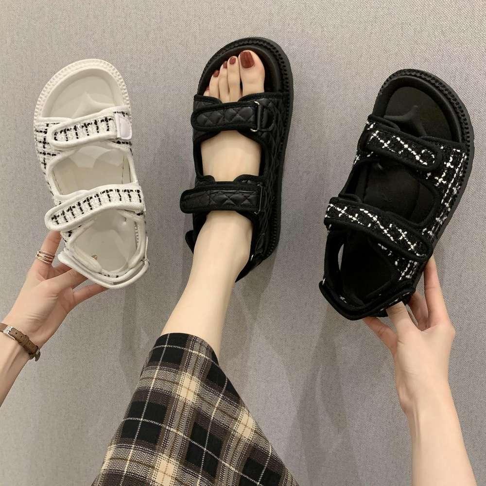 sandal Little fragrance Roman women's summer fashion versatile thick soled Velcro sports sandals, White pu
sandal Little fragrance Roman women's summer fashion versatile thick soled Velcro sports sandals, White pu