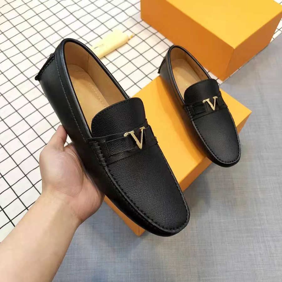 Men shoes for dress wedding Bottom Low Cut Spikes Flats Casual Shoes Designer Black Blue Suede Silver Diamond Top Quality Sneakers Cassic
Men shoes for dress wedding Bottom Low Cut Spikes Flats Casual Shoes Designer Black Blue Suede Silver Diamond Top Quality Sneakers Cassic