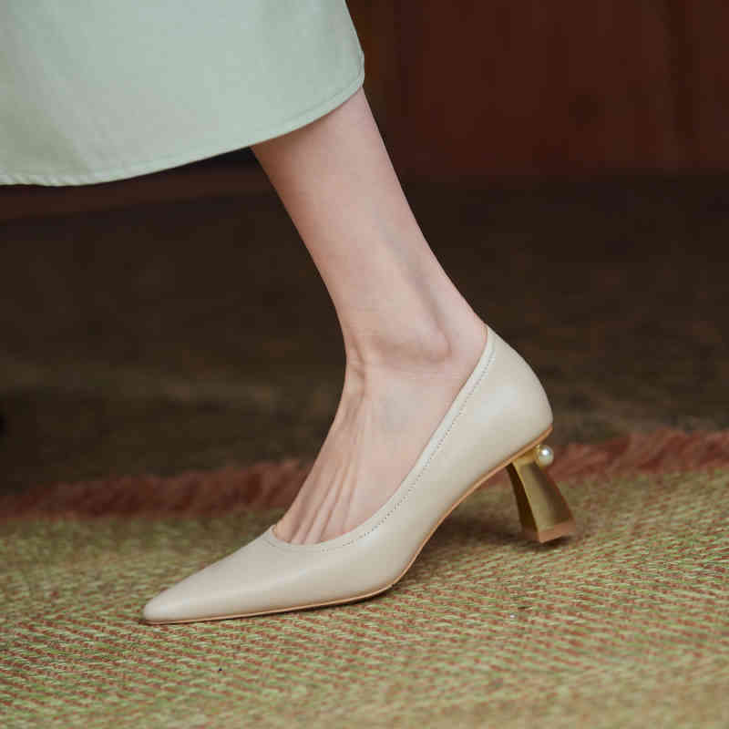 sandals female pumps genuine leather shoes plus size 22-26.5cm full of metal pearl heels high for women's fashionable office f7o4, Black
sandals female pumps genuine leather shoes plus size 22-26.5cm full of metal pearl heels high for women's fashionable office f7o4, Black