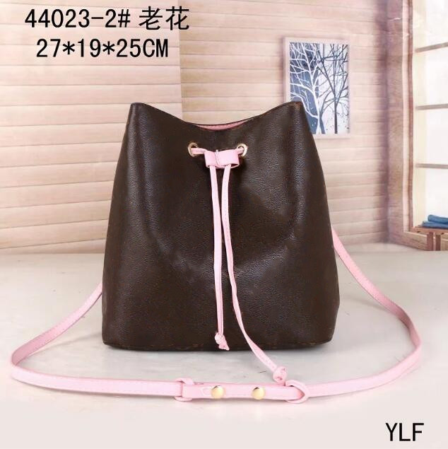 Luxurys Designers Genuine Leather Letter L women's Shoulder Bags Totes handbag Cross Body Cosmetic Bag cell phone pocket Wallets Coin Purses High capacity 440023-13, Brown
Luxurys Designers Genuine Leather Letter L women's Shoulder Bags Totes handbag Cross Body Cosmetic Bag cell phone pocket Wallets Coin Purses High capacity 440023-13, Brown