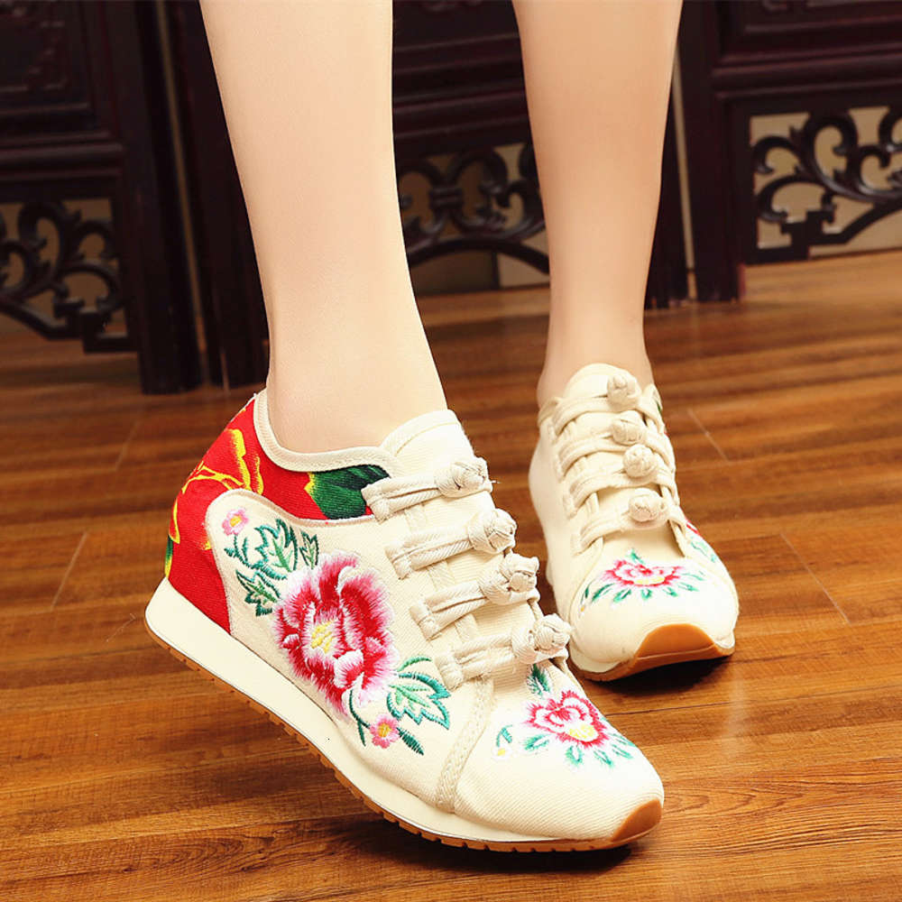 Spring and summer new ethnic style women's inner height sports tourism leisure shoes old Beijing embroidered Hanfu cloth, Black;white 
Spring and summer new ethnic style women's inner height sports tourism leisure shoes old Beijing embroidered Hanfu cloth, Black;white