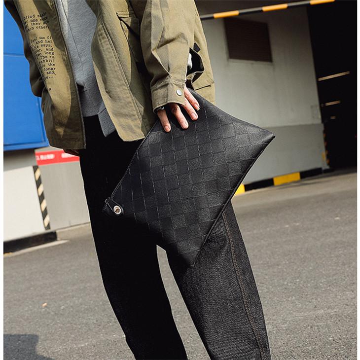 Factory wholesale men handbag check pattern mens shoulder bag retro leather envelope handbags large capacity multi card leathers messenger bags, Black(boutique box)
Factory wholesale men handbag check pattern mens shoulder bag retro leather envelope handbags large capacity multi card leathers messenger bags, Black(boutique box)