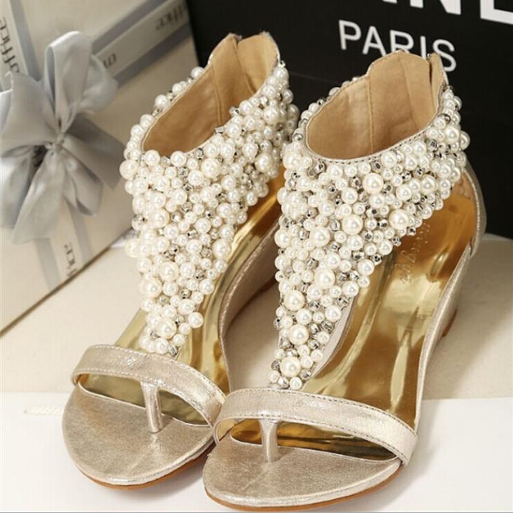 Luxurious Pearls Beaded Weding Bridal Shoes 2021 Open Toe Low Chuncky Heels Women Summer Sandals Fashion Party Casual Sandal For Ladies AL9350, Black
Luxurious Pearls Beaded Weding Bridal Shoes 2021 Open Toe Low Chuncky Heels Women Summer Sandals Fashion Party Casual Sandal For Ladies AL9350, Black