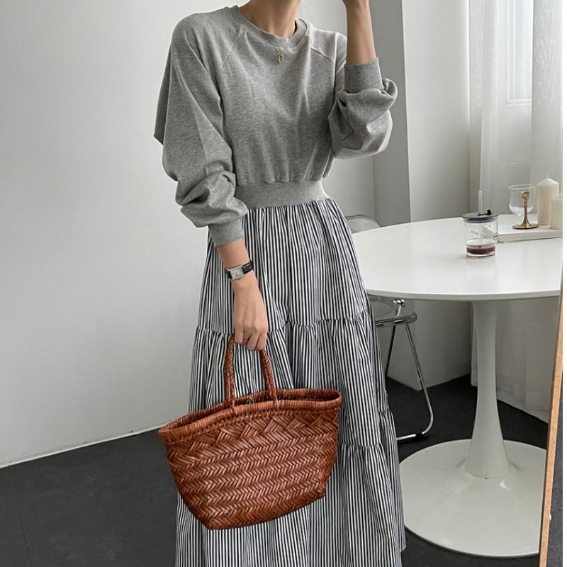 Casual Dresses Autumn Retro Lazy Loose Grey O Neck Striped Dress Women Hoodies Stitching Long Sleeve Sweater Black Vestido Feminino, Black;gray
Casual Dresses Autumn Retro Lazy Loose Grey O Neck Striped Dress Women Hoodies Stitching Long Sleeve Sweater Black Vestido Feminino, Black;gray
