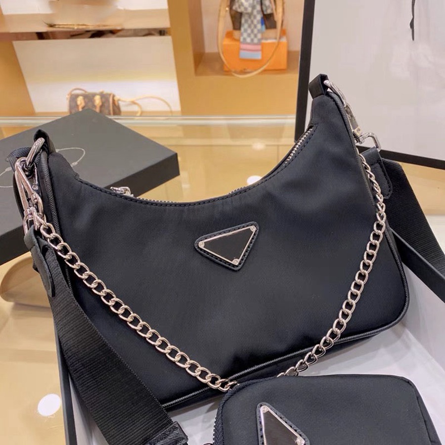 2021 Re-Edition 2005 designers shoulder bags luxurys Shoulders handbags womens messenger crossbody mini bag women brands hand wallet fashion tote
2021 Re-Edition 2005 designers shoulder bags luxurys Shoulders handbags womens messenger crossbody mini bag women brands hand wallet fashion tote